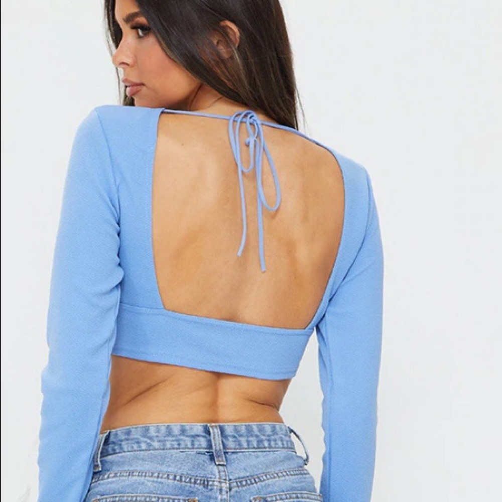 Backless long sleeve crop top